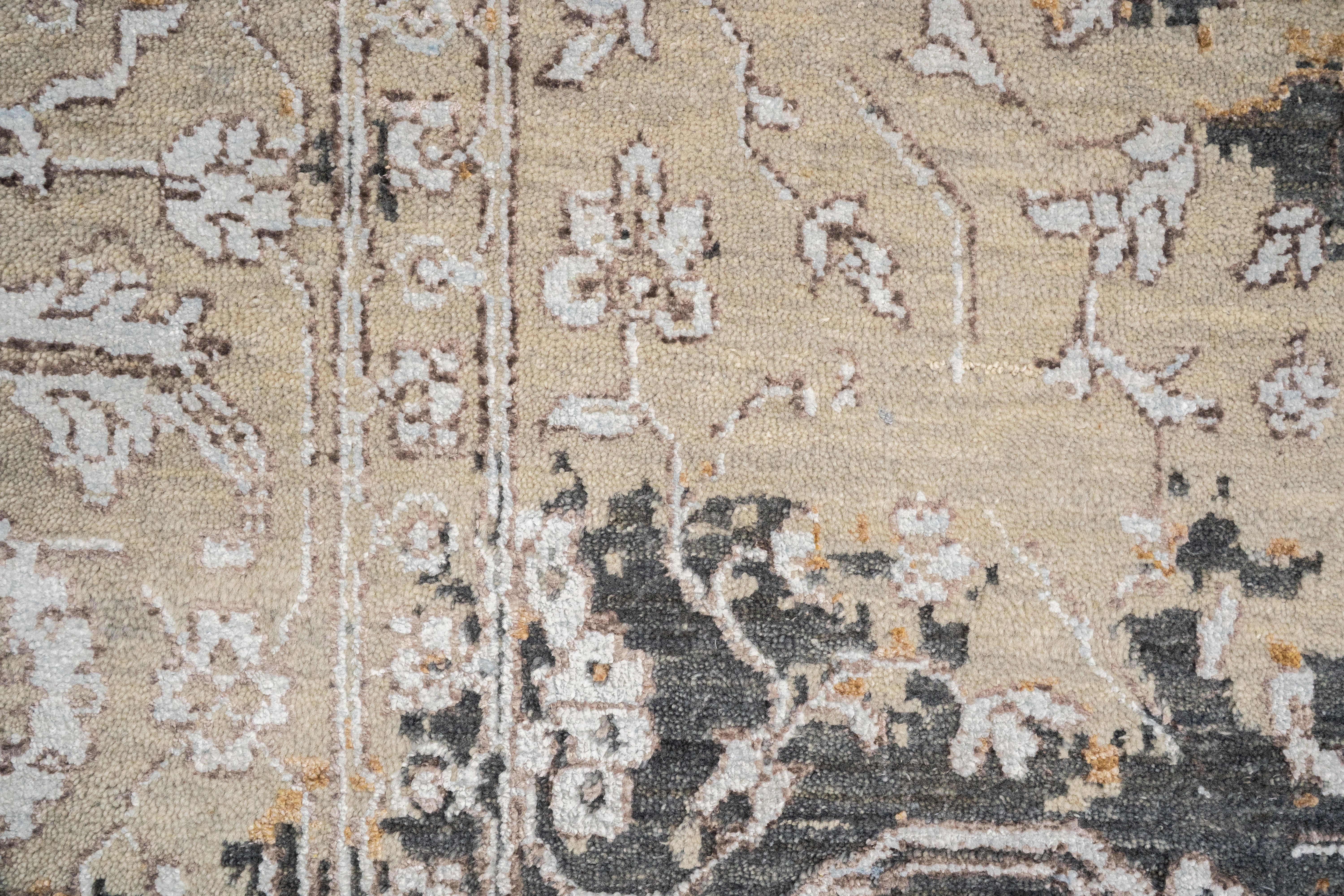 Handknotted Carpet DIA: 023 SERAPI, Dark Vanilla, Dim Gray & Deer